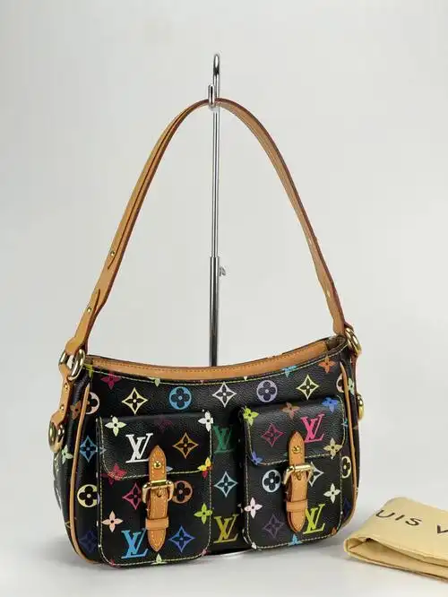 分享lv黑三彩剑桥单肩包