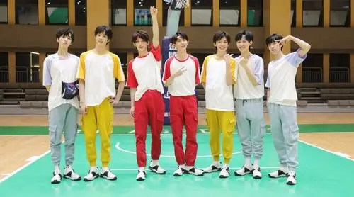 来自 星闻揭秘超话               已编辑 关注 tf夏季运动会游戏接力