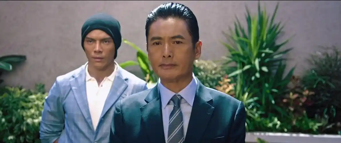 周润发:靠着笑脸,游戏人间