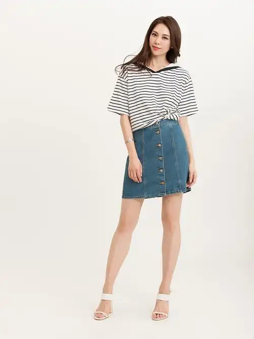 经典排扣牛仔短裙