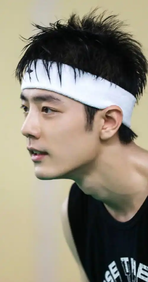 流汗的肖战纯欲图片系列