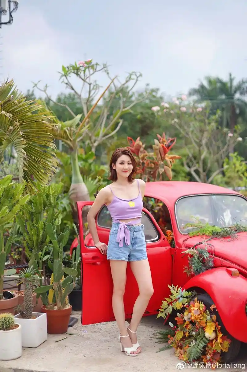 美女艺人邓佩仪迷人美照欣赏,好漂亮啊