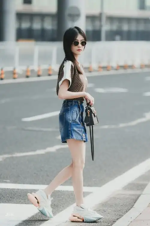 鹿见巴黎#泥萌95日常街拍怎么没告诉芭莎就开始了0599机场组