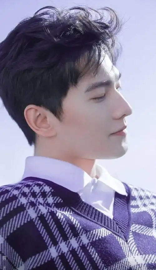 杨洋10张绝版侧颜照片,这才是娱乐圈男明星的颜值天花板吧