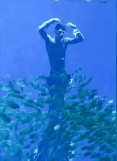 长沙男美人鱼爆火_表演_男性_湘江