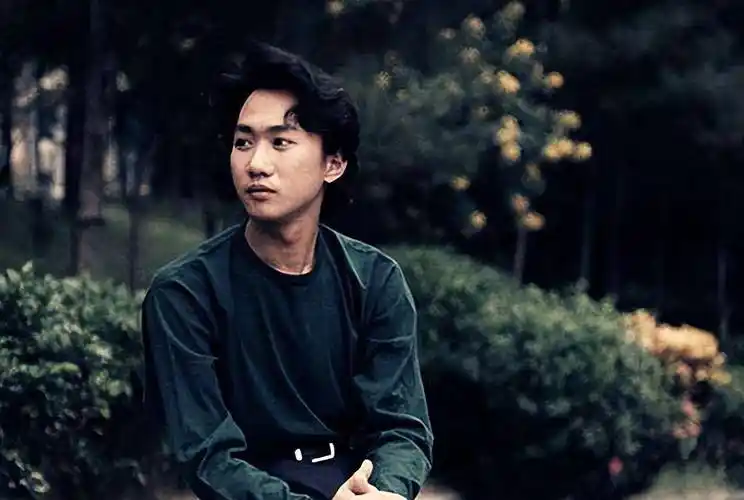 6位拍戏出事的演员:最小的才26岁,个个都遗憾_黄家驹_李国豪_高以翔