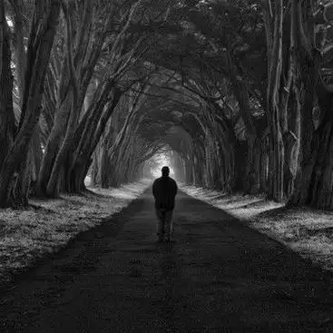 难过心碎男生伤感网名