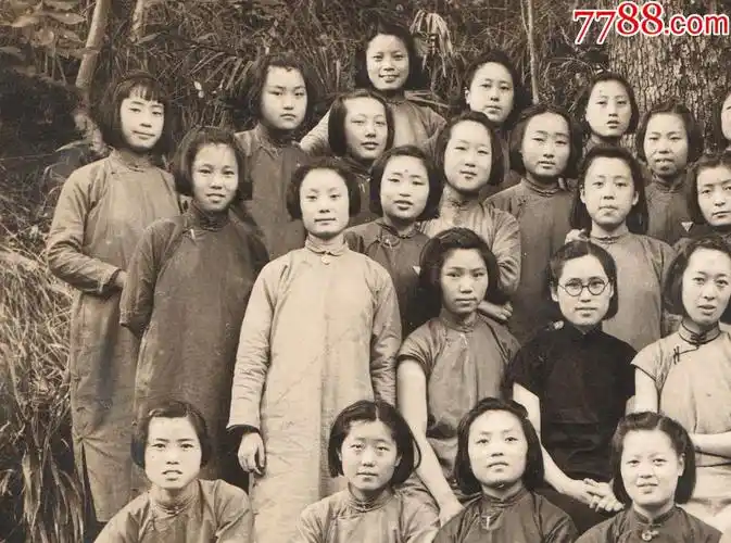 民国老照片,女子学校师生合影