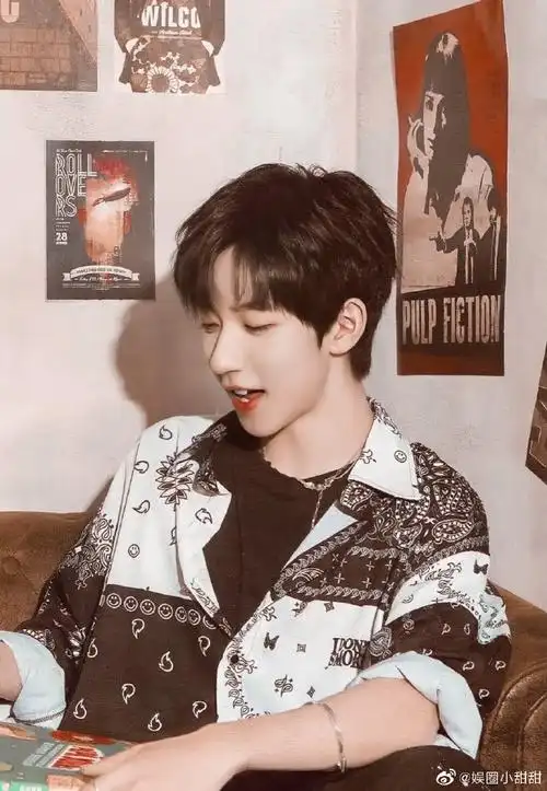 贺峻霖为父亲庆生##贺峻霖发文为爸爸庆生