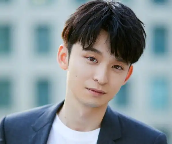 31岁的董子健,终于在2024年初,打了一场漂亮的"翻身仗"_王京_孙怡