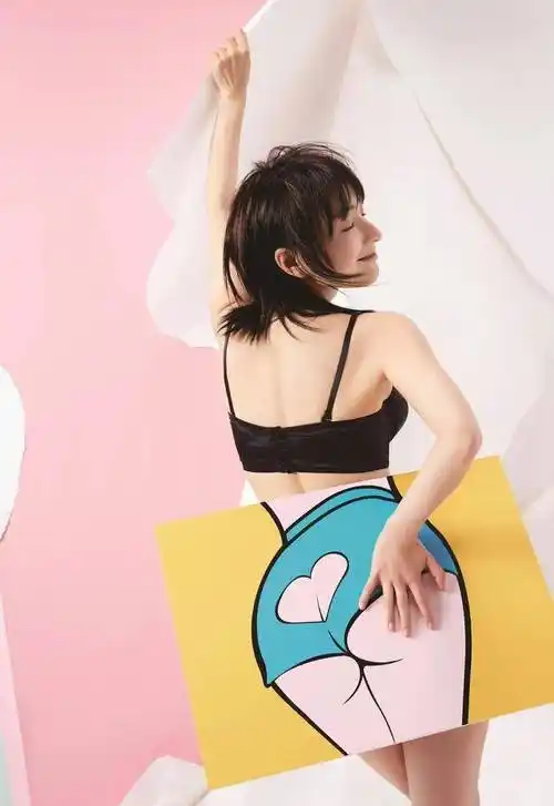 吴昕,这个名字如今是一个家喻户晓的存在,见识一下性感的她_魅力_成为