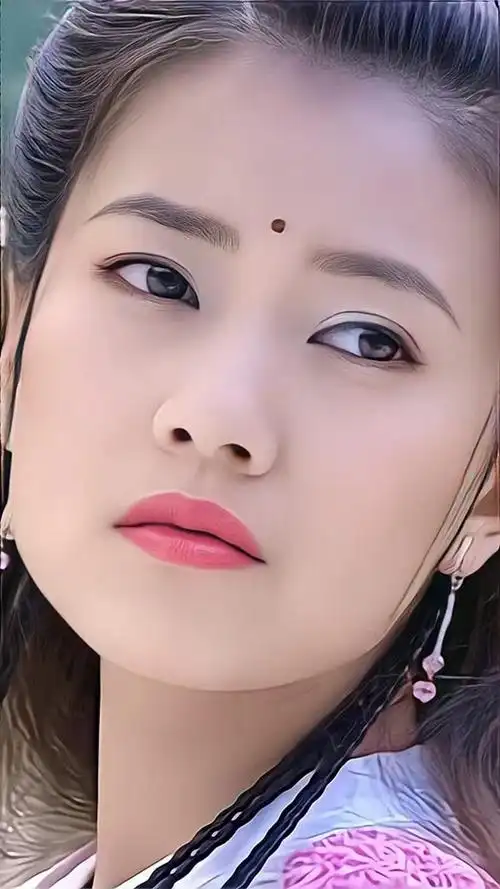 高圆圆是《倚天屠龙记》周芷若角色的天花板