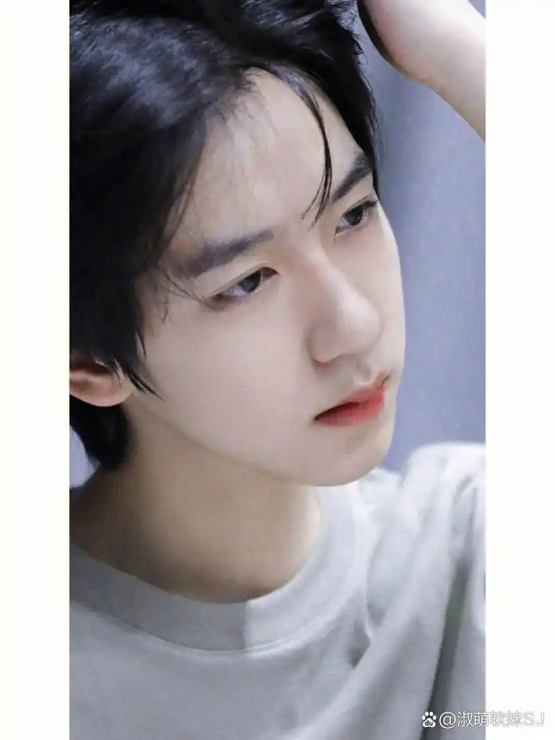 贺峻霖可可爱爱的小兔子92