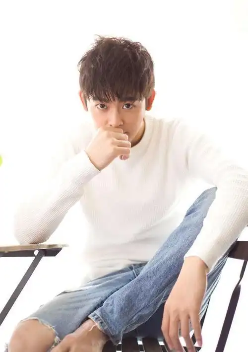 艺人:李欣泽写真