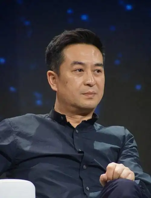 回顾张嘉译婚变?王海燕深夜发文:多年婚姻一团散沙一纸协议不再见