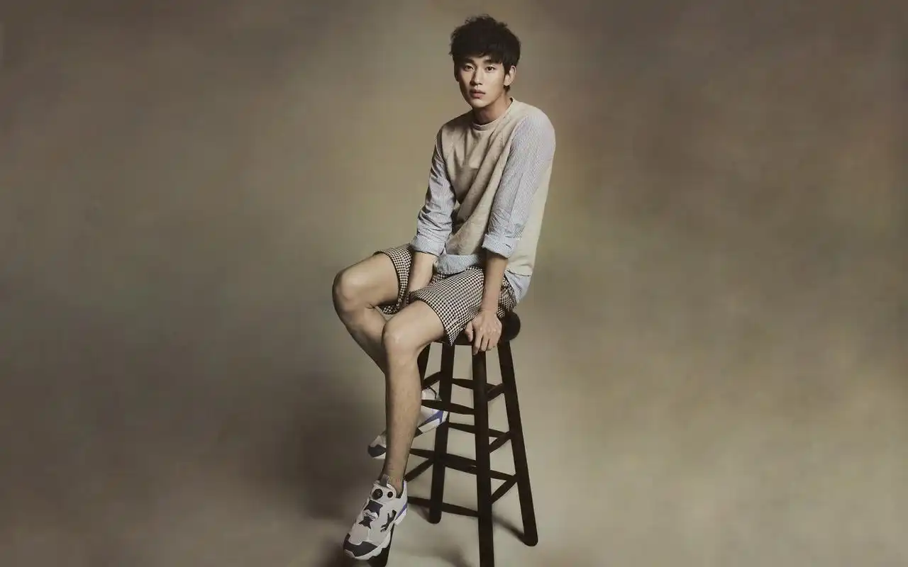 韩国明星金秀贤高清电脑桌面主题壁纸(三)