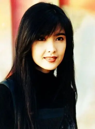 周慧敏曾被称为香港玉女,喜欢这风格的女星吗?