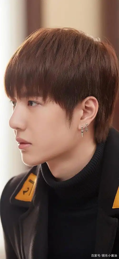 王一博在剧中的演技也是可圈可点,其中还有和陈乔恩