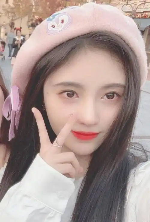 原创同样是素颜出镜鞠婧祎和诸葛大力截然不同看完才明白直男为何全