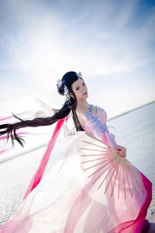 剑网三七秀秦风秀姐cosplay