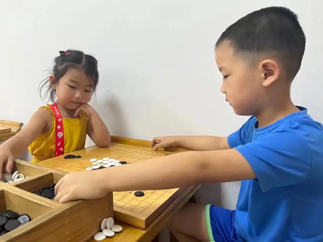 莆田专业少儿围棋培训.#围棋 小手之下,一方围棋天地中[礼物 - 抖音