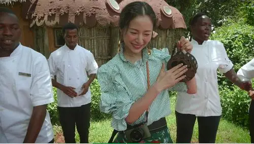 众所周知,江一燕对非洲上瘾.