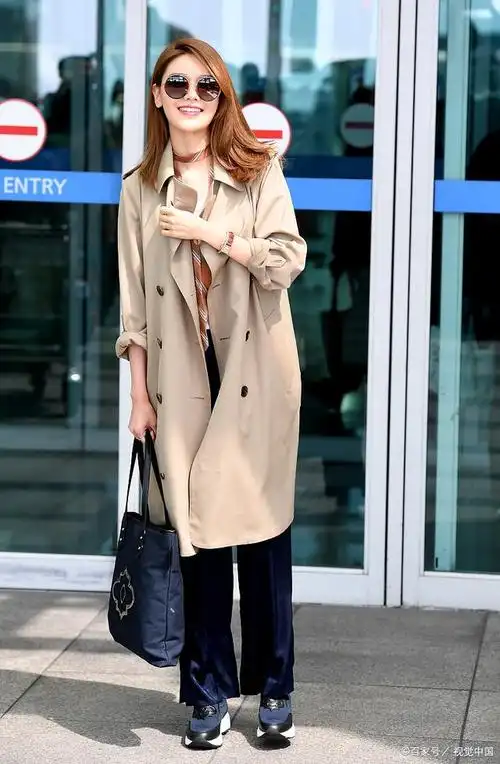 秋天女生穿什么风衣合适