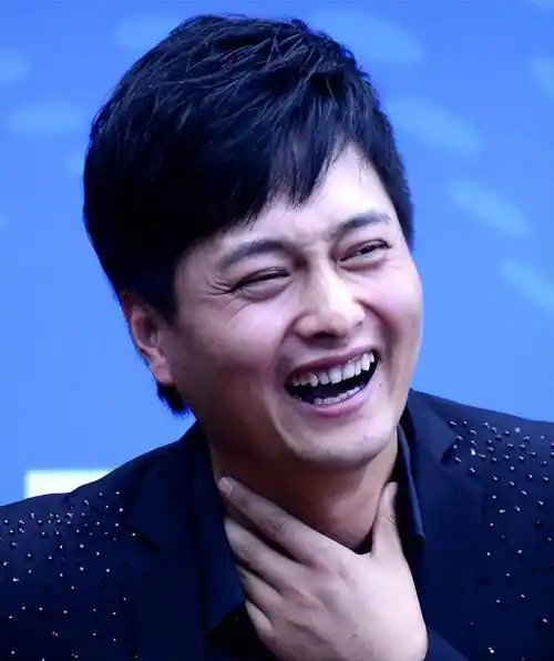 "草根歌手"云飞:前妻为他剖腹产又流产,到头来还是错付了_孩子_高月