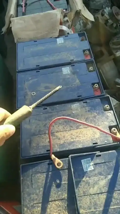 电动车充不进电这样就能修复电动车电瓶