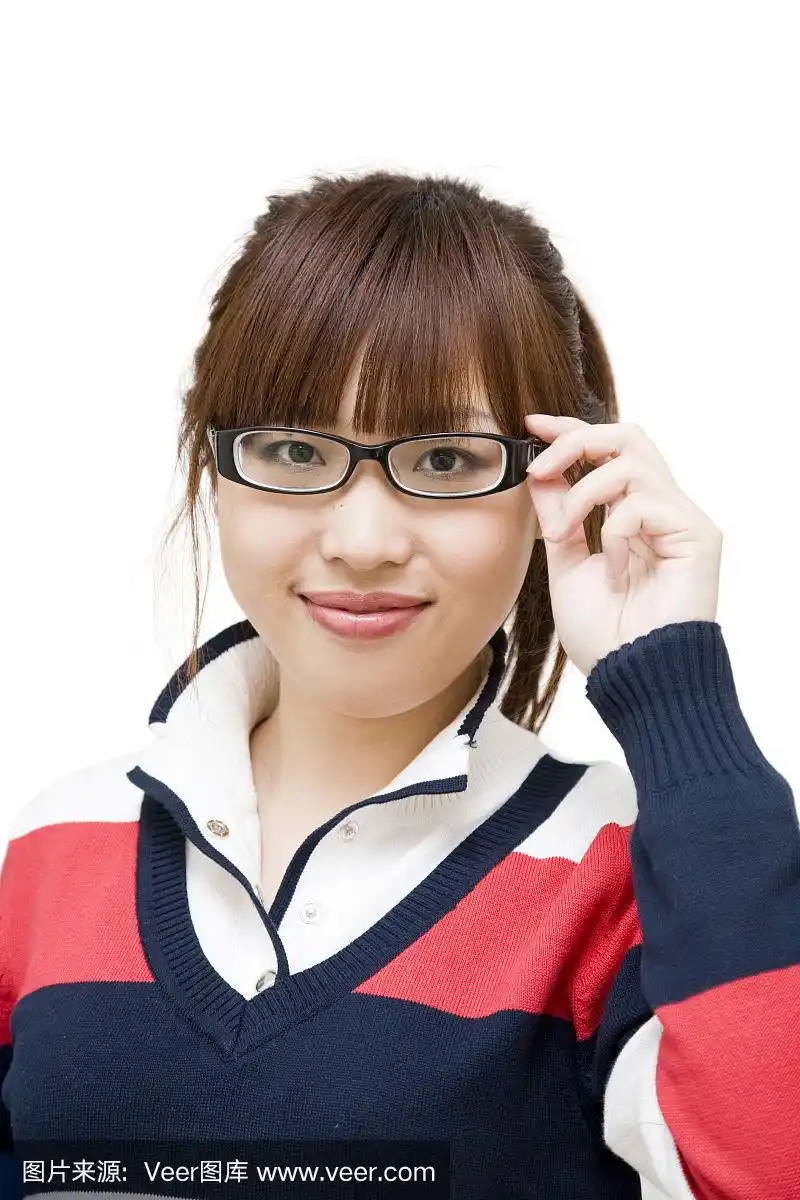 戴眼镜的女学生