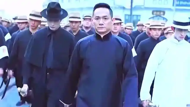 电视剧:放眼整个上海滩,谁敢动张万霖