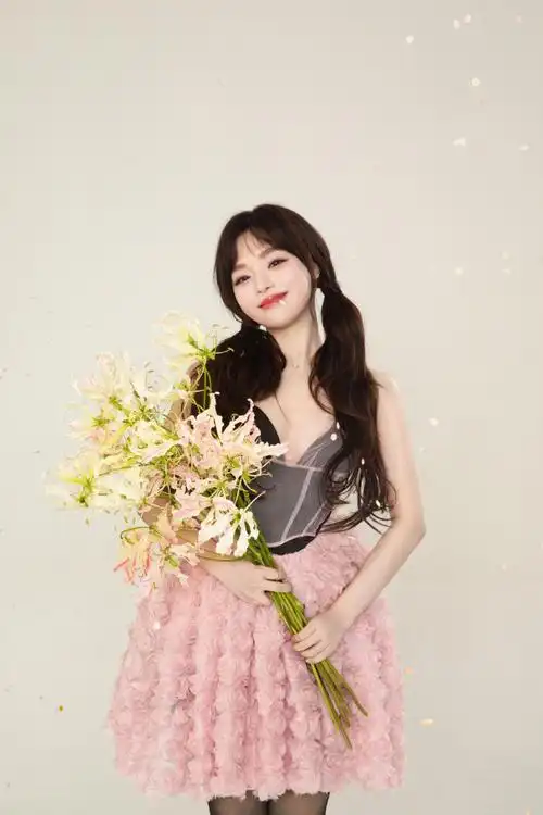 黄霄云超话#黄霄雲1222生日快乐#今夜星光为贺明朝暖日为伴在冬天,在