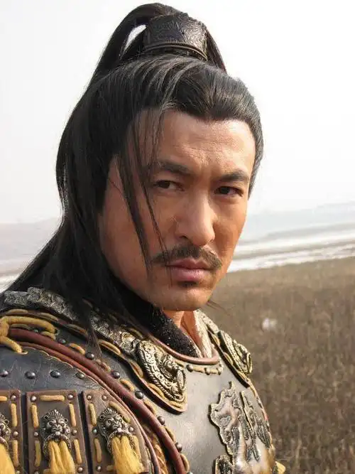 肖荣生在不同角色的演绎上入木三分,恰到好处,表演很生动形象