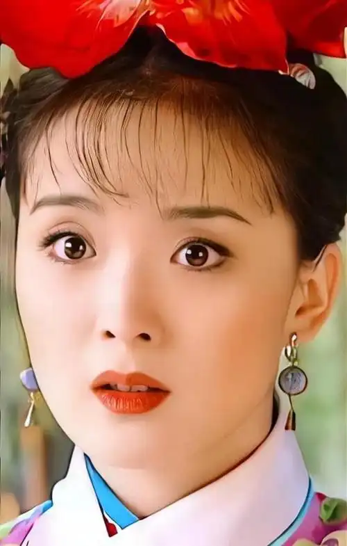 她是还珠格格里的晴格格.