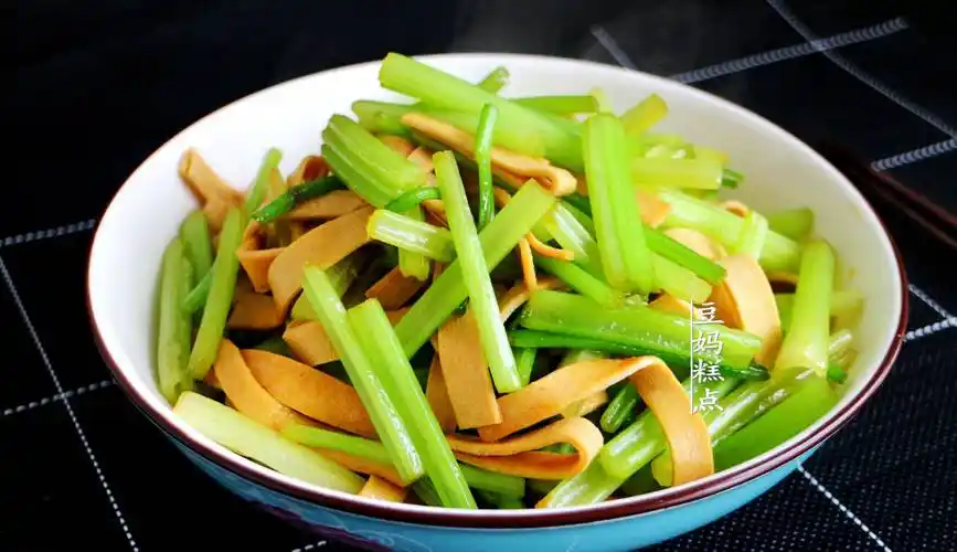 原创每天一道纯素菜分享12道家常素小炒节后清肠减肥必备