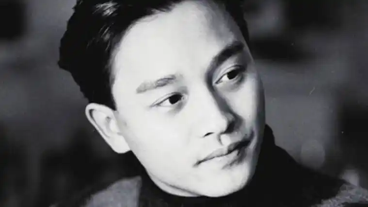 彼时站上高台的那个人,并不是苦侯已久的张学友,而是"抢滩"的刘德华.