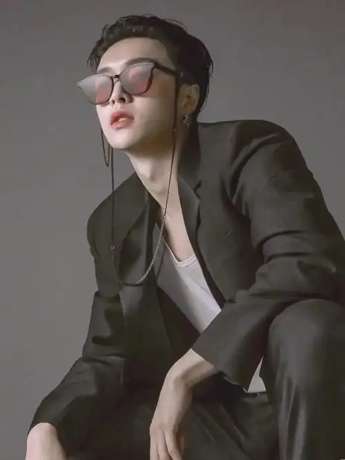 收集50位明星头像第12期张艺兴