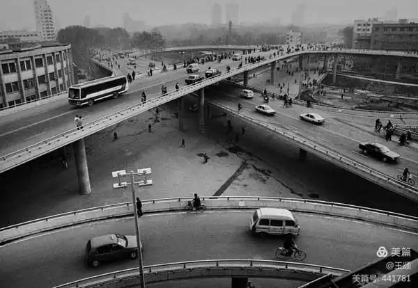 刚建成的郑州大石桥立交桥(1995年摄)