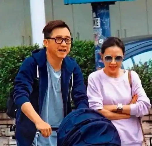 哈林庚澄庆老婆女儿现身,一直很心疼伊能静,儿子怎么办?