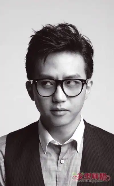 邓超大片帅气有型玩转多重人格邓超个性短发大盘点3