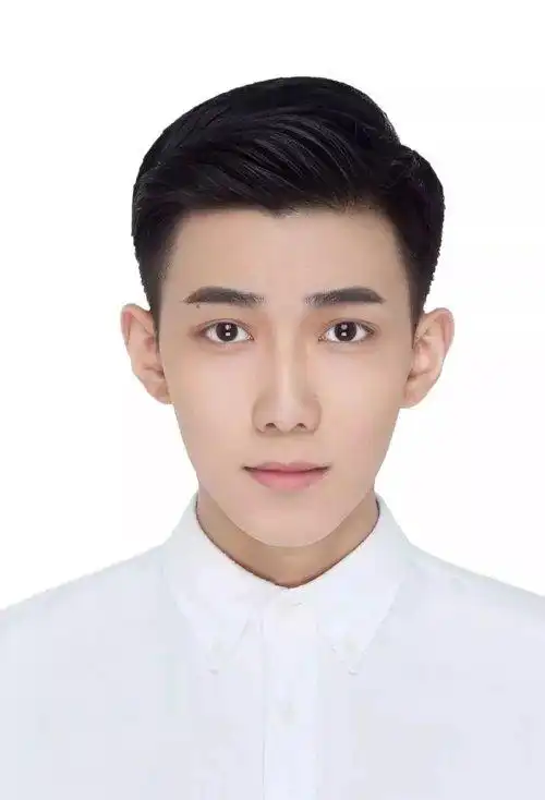 男生二八分短头发露五官造型图片