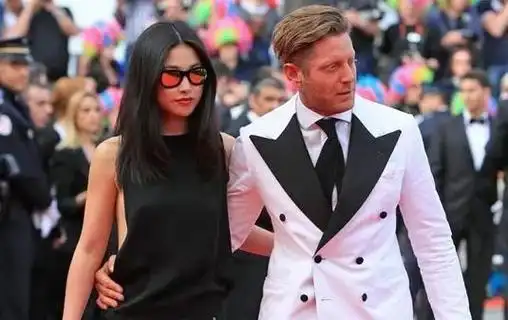 演员朱珠:和富豪谈恋爱,嫁圈外丈夫幸福美满