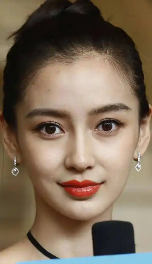 女明星的高清生图,赵丽颖五官很标致,景甜这皮肤真的天生丽质