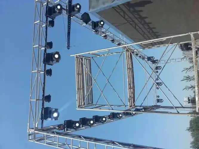 户外怎么应用舞台灯光?