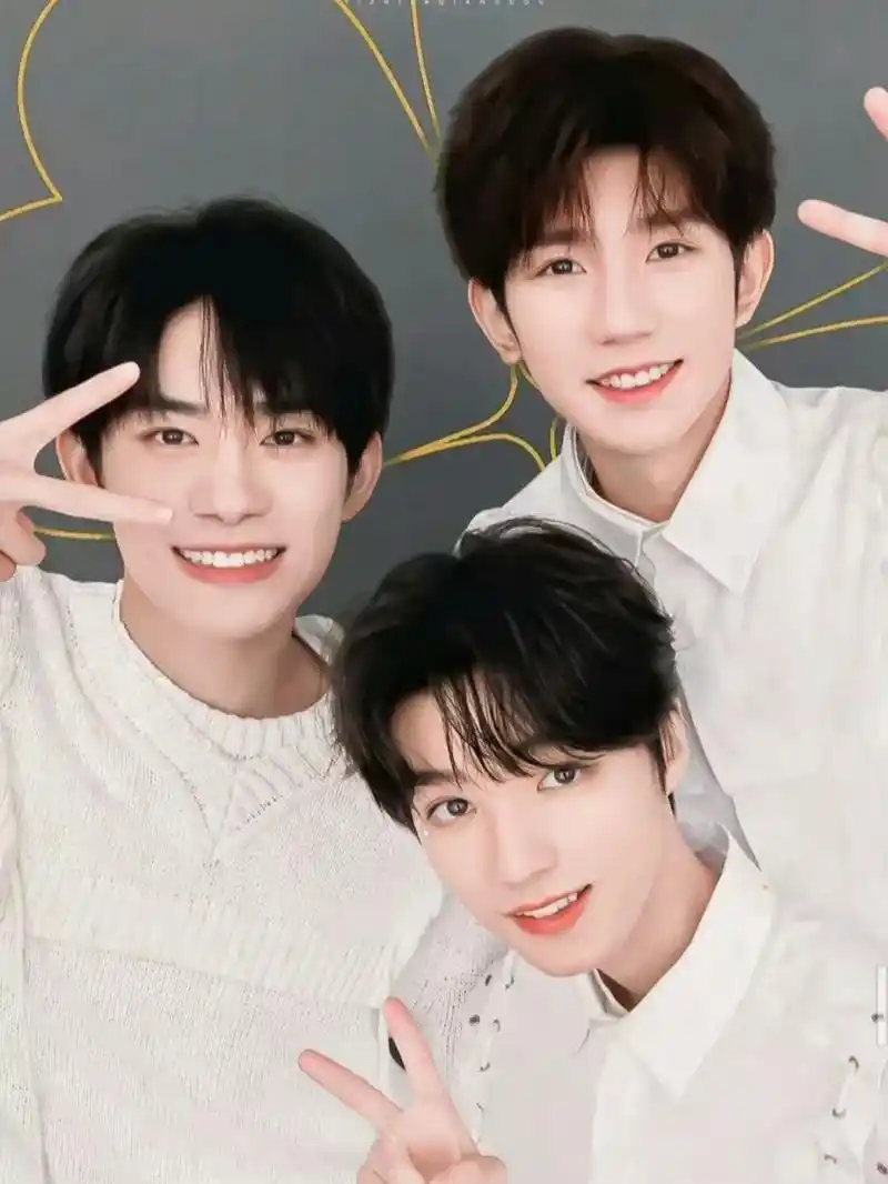 tfboys十周年应援开始了 王俊凯粉丝已经在场外占位了  tfboys十周年