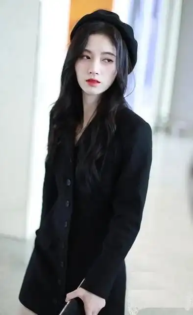 黑色西装的小鞠也是妥妥的酷小鞠!霸气美美的总裁味道!