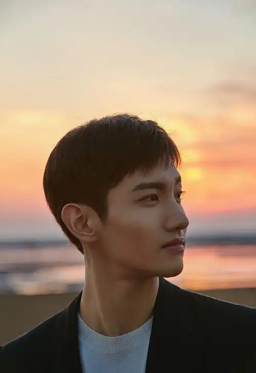 三百六十度无死角,东方神起成员沈昌珉新单mv公开!