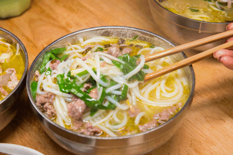 吧什么卡路里啥的都一边儿去我们要和美味共进退龙岩清汤粉朴实无华