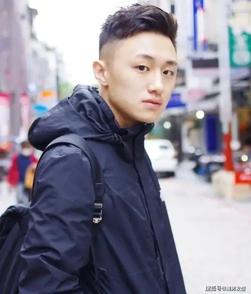 2020年秋季最有人气的3款男生发型参考,剪完真的帅!