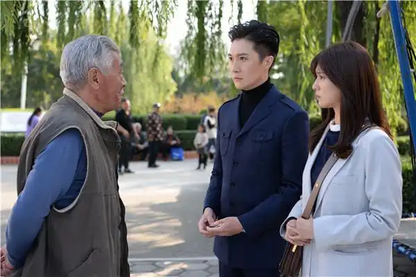 由傅晶,迟帅领衔主演的都市情感剧《亲情的秘密》将于4月1日登陆东方